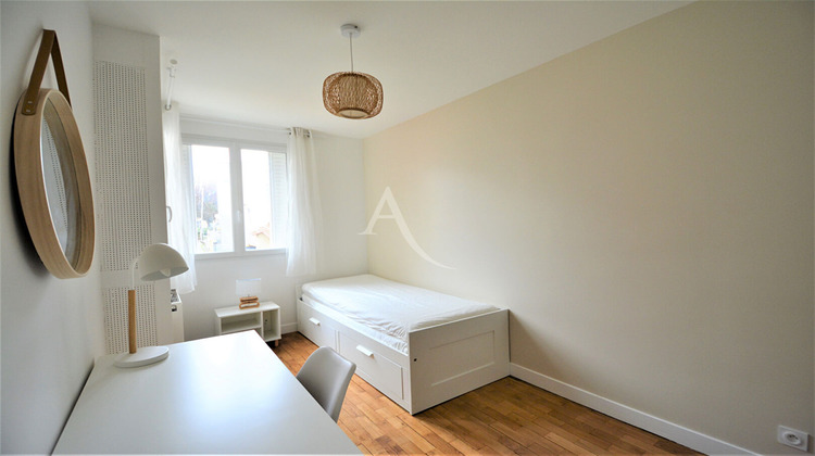 Ma-Cabane - Location Appartement LE KREMLIN-BICETRE, 65 m²