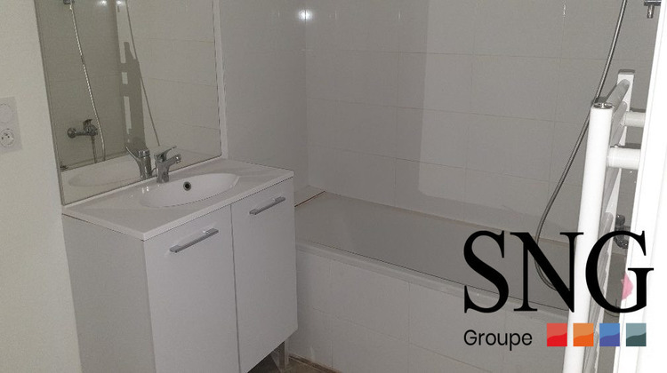 Ma-Cabane - Location Appartement Le Luc, 63 m²