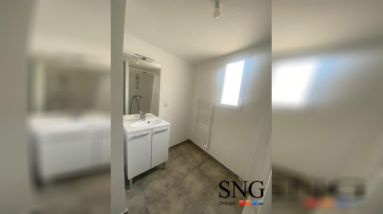 Ma-Cabane - Location Appartement Le Luc, 49 m²