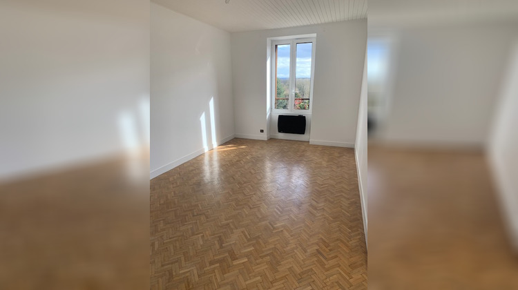 Ma-Cabane - Location Appartement LE MESNIL-LE-ROI, 60 m²