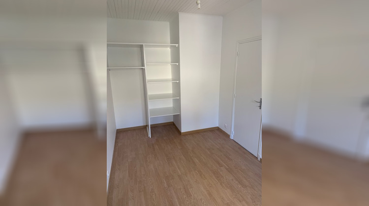 Ma-Cabane - Location Appartement LE MESNIL-LE-ROI, 60 m²