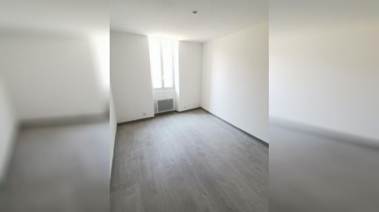 Ma-Cabane - Location Appartement LE MUY, 69 m²
