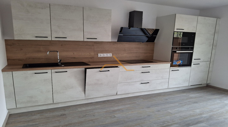 Ma-Cabane - Location Appartement LE POET LAVAL, 72 m²