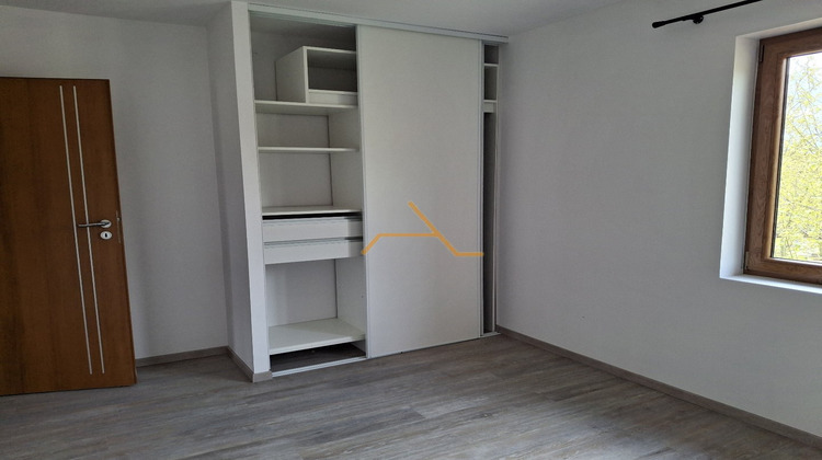 Ma-Cabane - Location Appartement LE POET LAVAL, 72 m²