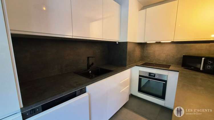 Ma-Cabane - Location Appartement LE PONT-DE-CLAIX, 81 m²
