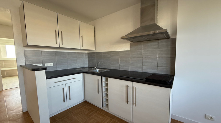 Ma-Cabane - Location Appartement LE RELECQ-KERHUON, 38 m²