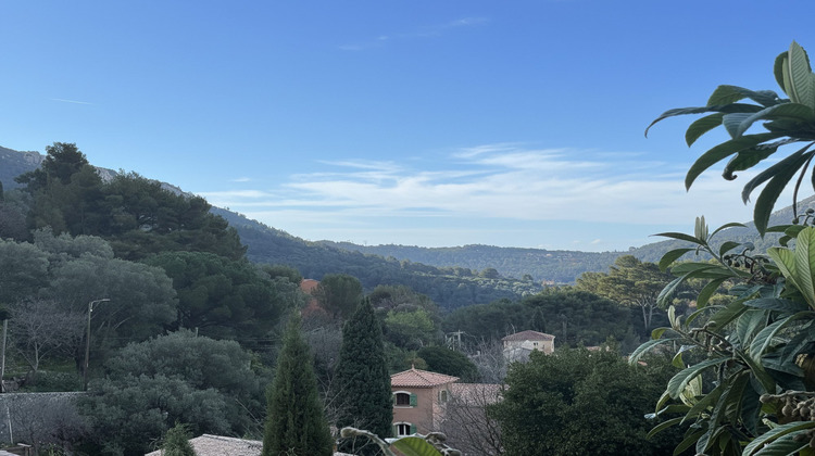 Ma-Cabane - Location Appartement Le Revest-les-Eaux, 67 m²