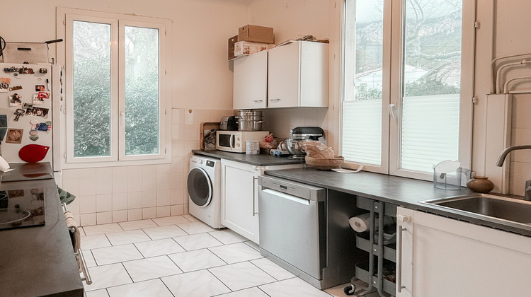 Ma-Cabane - Location Appartement Le Revest-les-Eaux, 67 m²