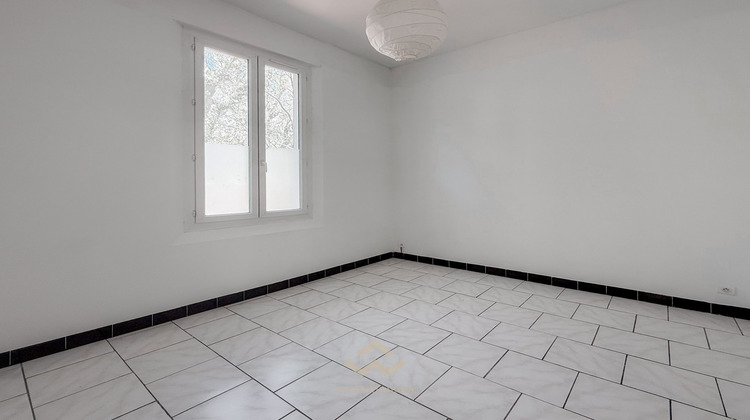 Ma-Cabane - Location Appartement Le Revest-les-Eaux, 67 m²