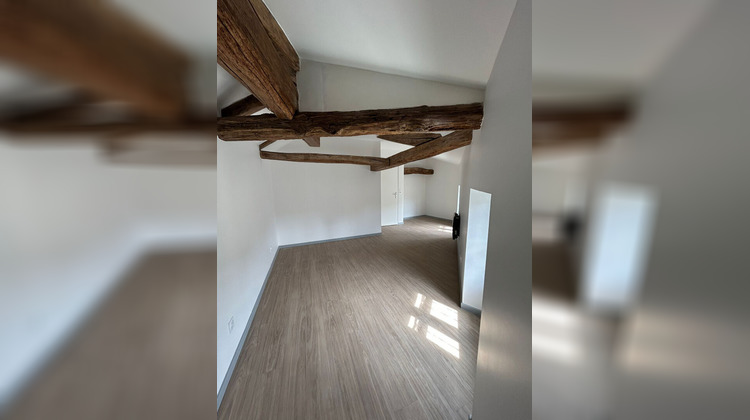 Ma-Cabane - Location Appartement LENCLOITRE, 108 m²