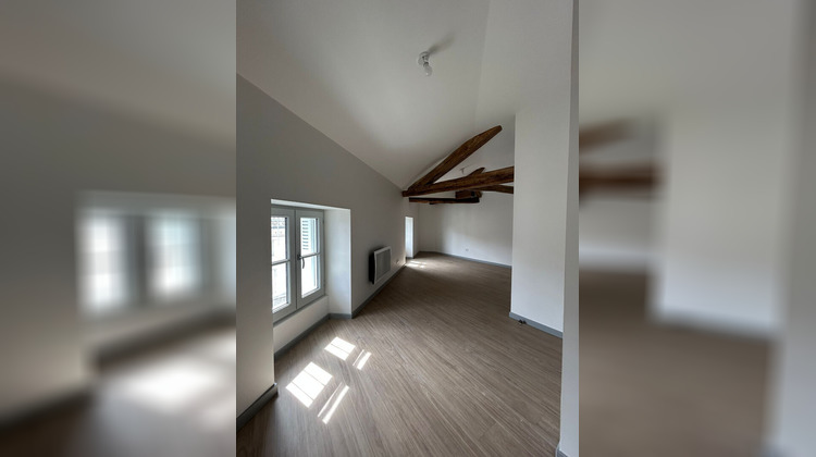 Ma-Cabane - Location Appartement LENCLOITRE, 108 m²
