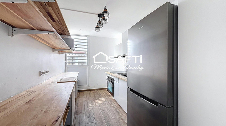 Ma-Cabane - Location Appartement Les Abymes, 66 m²