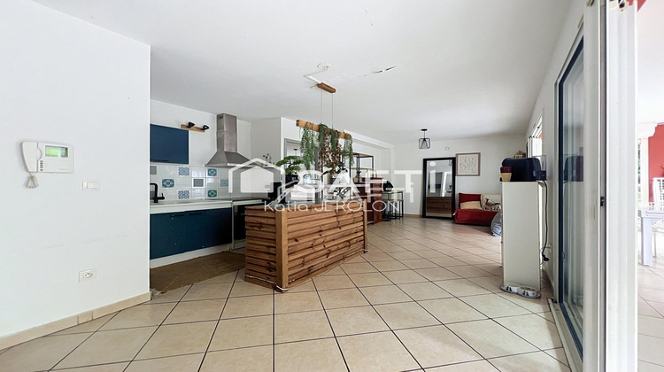 Ma-Cabane - Location Appartement Les Abymes, 66 m²