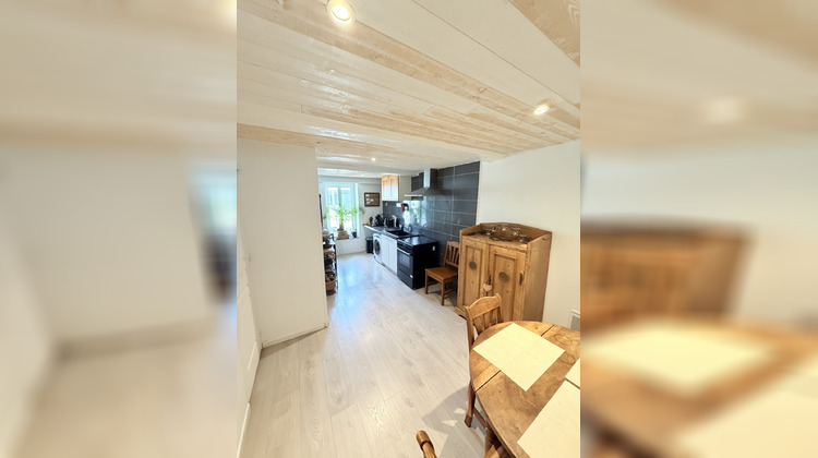 Ma-Cabane - Location Appartement Les Mayons, 53 m²