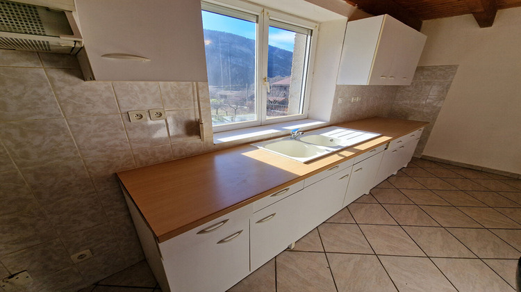 Ma-Cabane - Location Appartement LES NEYROLLES, 59 m²