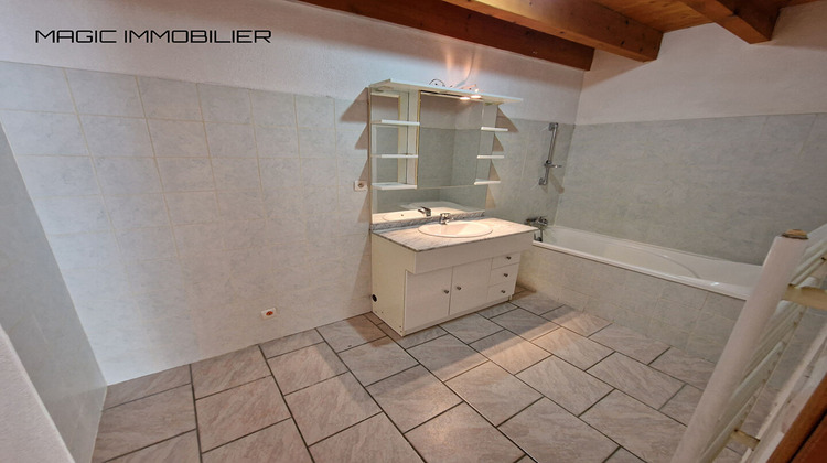 Ma-Cabane - Location Appartement LES NEYROLLES, 59 m²