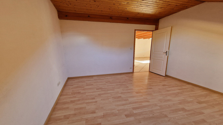 Ma-Cabane - Location Appartement LES NEYROLLES, 59 m²