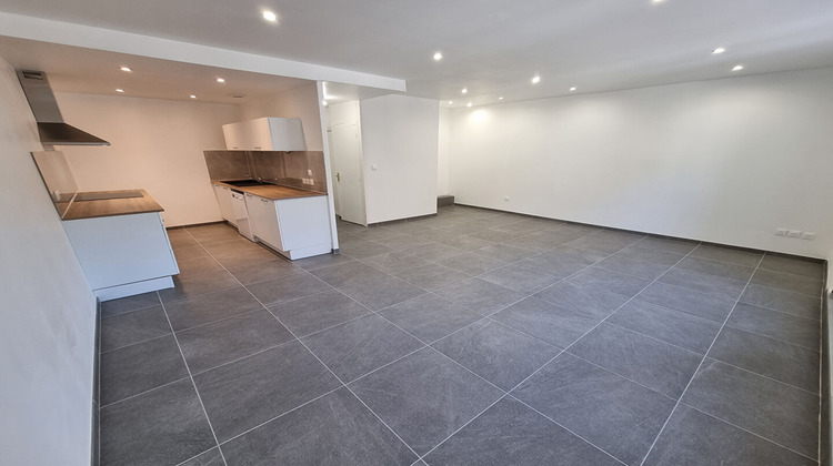 Ma-Cabane - Location Appartement LES NEYROLLES, 54 m²