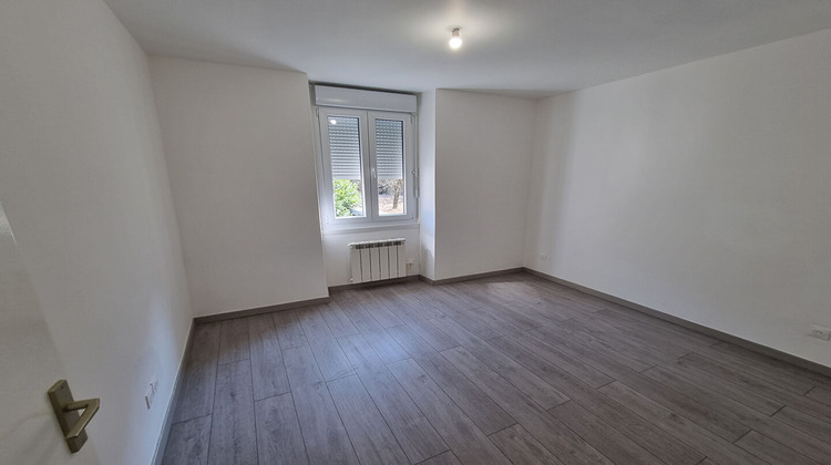 Ma-Cabane - Location Appartement LES NEYROLLES, 54 m²