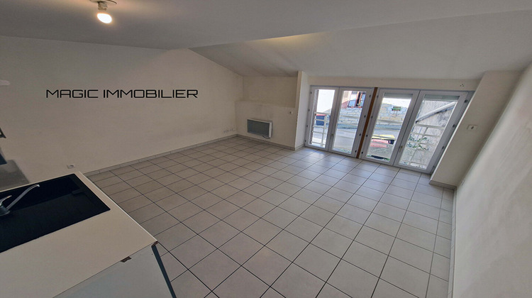 Ma-Cabane - Location Appartement LES NEYROLLES, 55 m²
