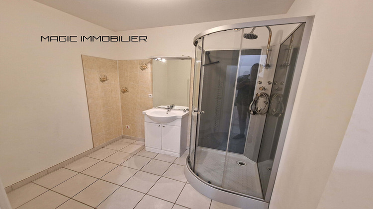 Ma-Cabane - Location Appartement LES NEYROLLES, 55 m²
