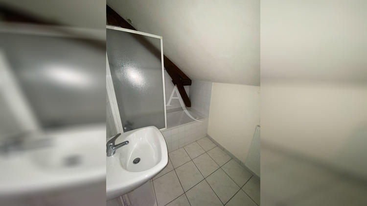 Ma-Cabane - Location Appartement LES PONTS-DE-CE, 60 m²