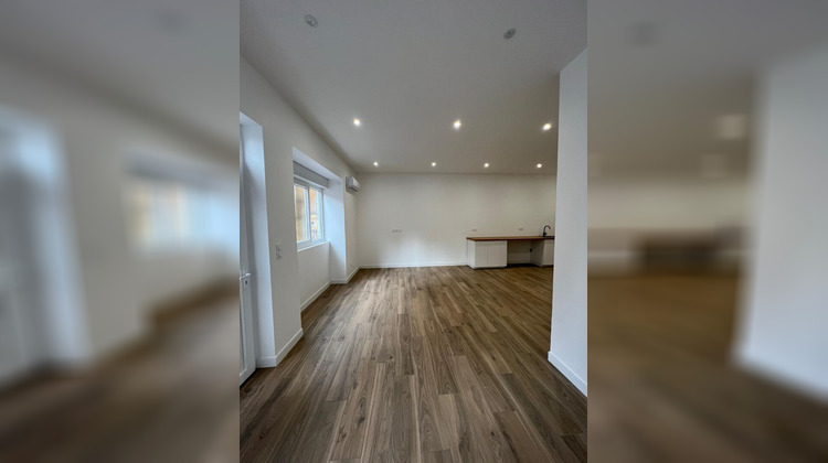 Ma-Cabane - Location Appartement LES ROCHES-DE-CONDRIEU, 94 m²