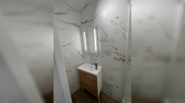 Ma-Cabane - Location Appartement LES ROCHES-DE-CONDRIEU, 94 m²