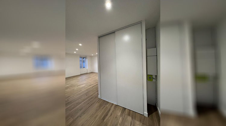 Ma-Cabane - Location Appartement LES ROCHES-DE-CONDRIEU, 78 m²