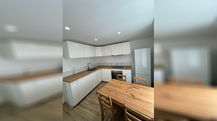 Ma-Cabane - Location Appartement LES ROCHES-DE-CONDRIEU, 78 m²