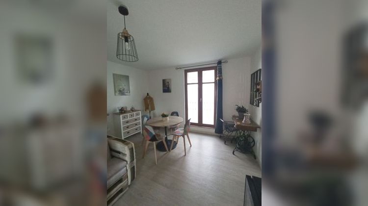 Ma-Cabane - Location Appartement LES ROSIERS-SUR-LOIRE, 60 m²