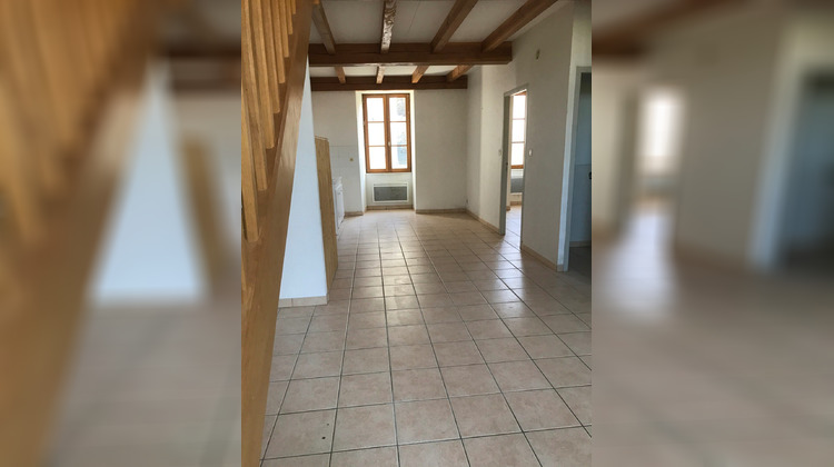 Ma-Cabane - Location Appartement Les vans, 59 m²