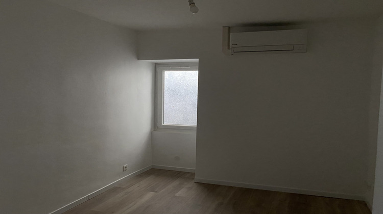 Ma-Cabane - Location Appartement Les Vans, 67 m²