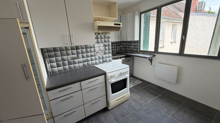 Ma-Cabane - Location Appartement LESIGNY, 44 m²