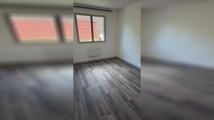 Ma-Cabane - Location Appartement LESIGNY, 44 m²