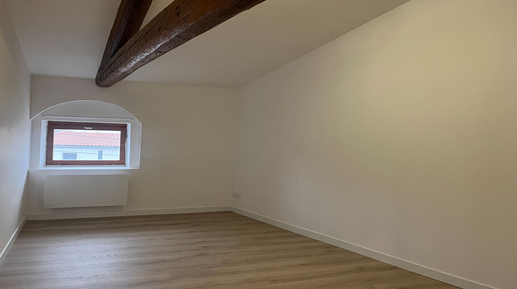 Ma-Cabane - Location Appartement LEZOUX, 102 m²