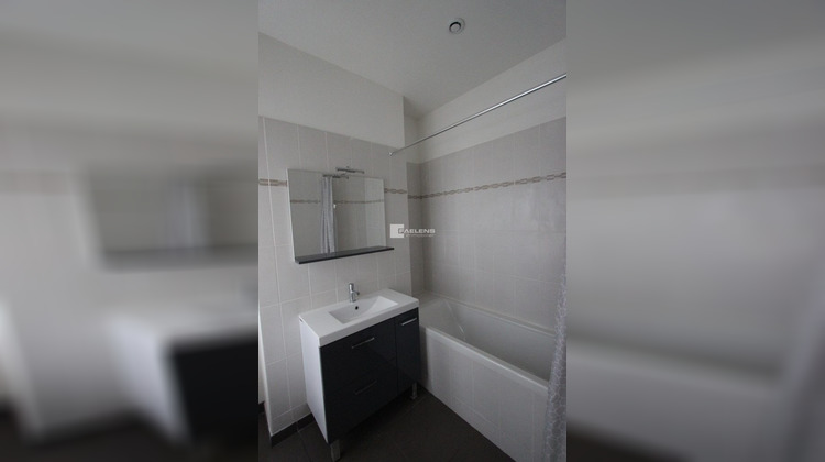 Ma-Cabane - Location Appartement LILLE, 53 m²