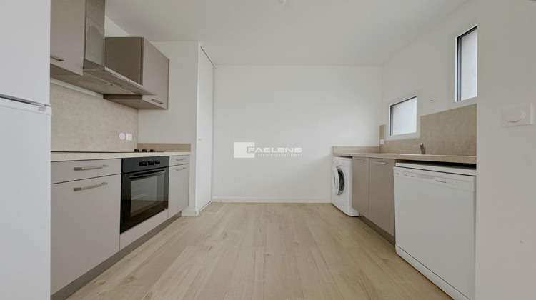Ma-Cabane - Location Appartement LILLE, 83 m²