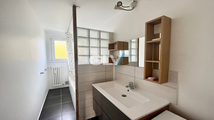 Ma-Cabane - Location Appartement LILLE, 70 m²