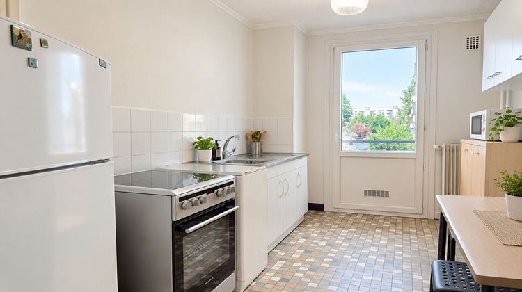 Ma-Cabane - Location Appartement LIMAS, 57 m²