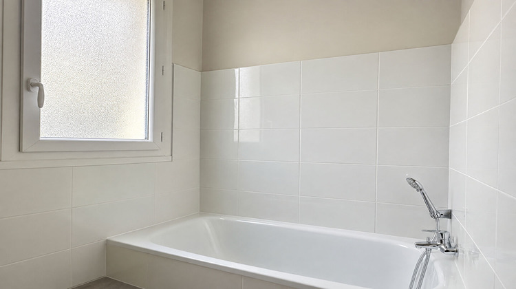 Ma-Cabane - Location Appartement LIMAS, 57 m²