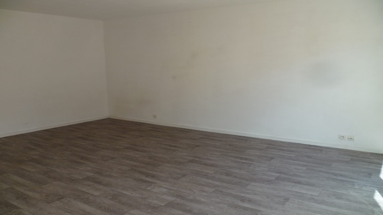 Ma-Cabane - Location Appartement Lisieux, 30 m²