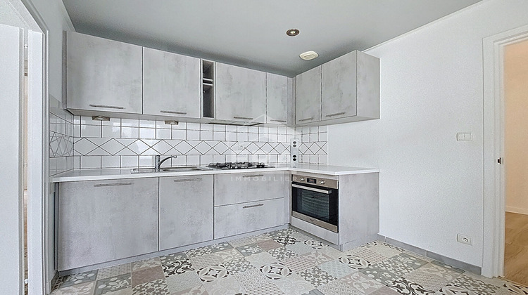 Ma-Cabane - Location Appartement LONGWY, 83 m²