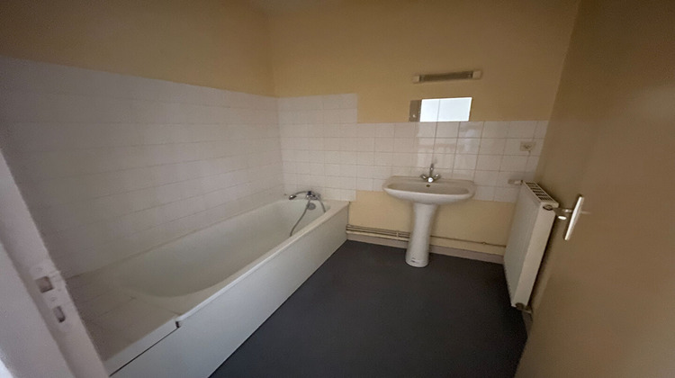 Ma-Cabane - Location Appartement LOUDES, 65 m²