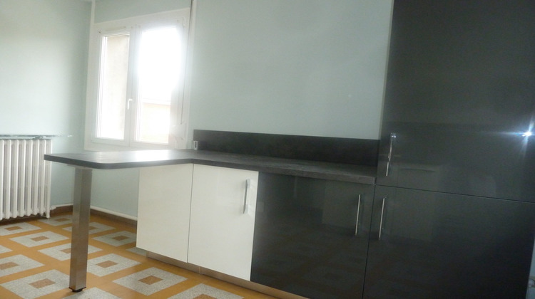 Ma-Cabane - Location Appartement Louviers, 76 m²