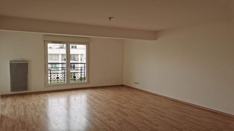 Ma-Cabane - Location Appartement LUCE, 64 m²