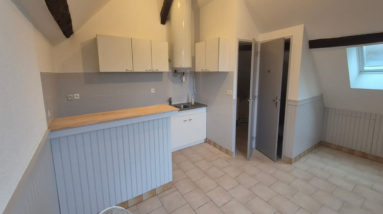 Ma-Cabane - Location Appartement LUSSAULT-SUR-LOIRE, 30 m²
