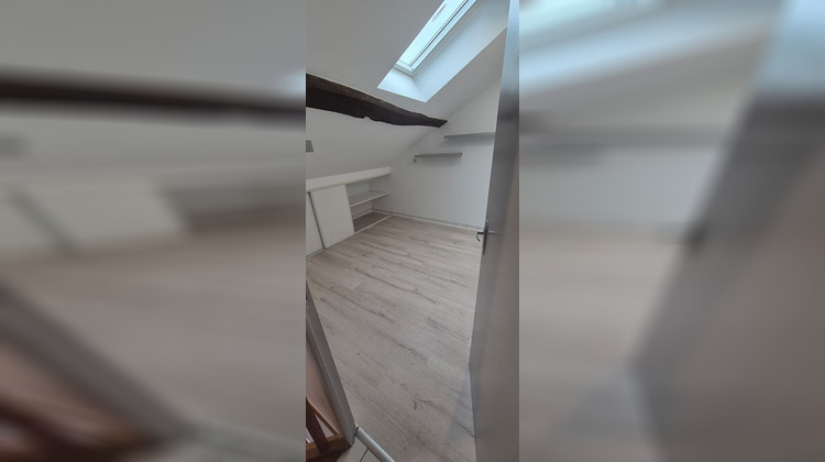 Ma-Cabane - Location Appartement LUSSAULT-SUR-LOIRE, 30 m²