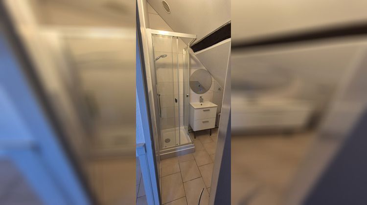 Ma-Cabane - Location Appartement LUSSAULT-SUR-LOIRE, 30 m²