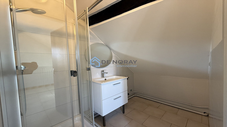 Ma-Cabane - Location Appartement LUSSAULT-SUR-LOIRE, 30 m²
